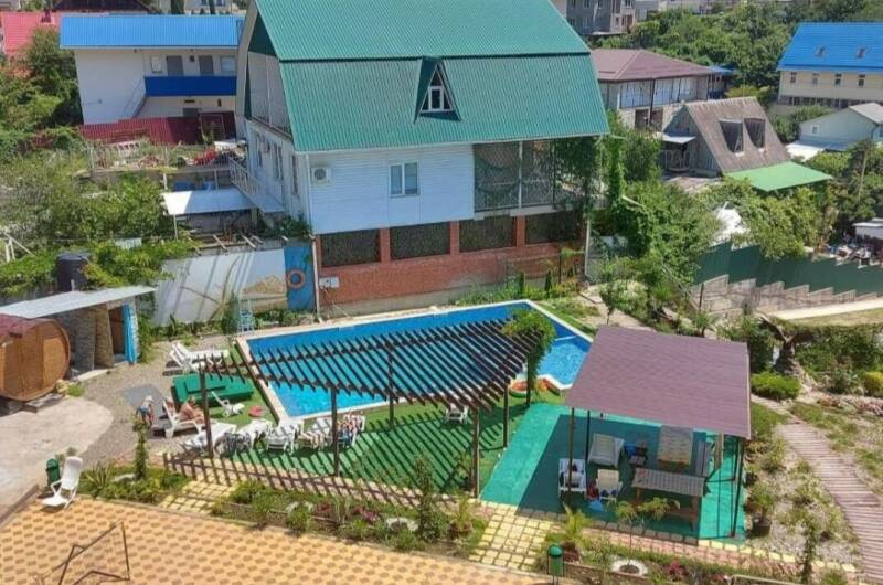 Четырехместный в сторону двора