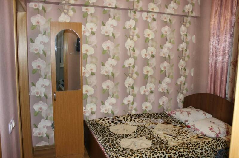 «Стандарт» 5−6 -ти местный двухкомнатный Секция 1