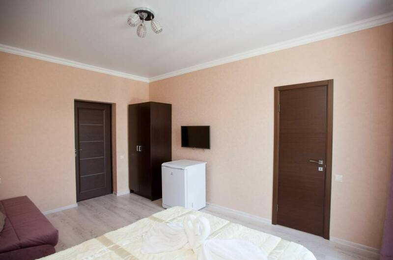 4-х местный номер с балконом (вид на горы)