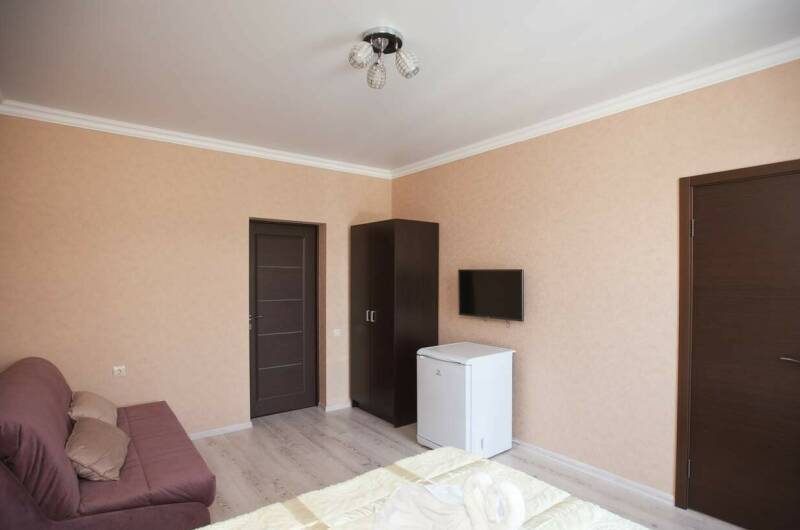 4-х местный номер с балконом (вид на горы)