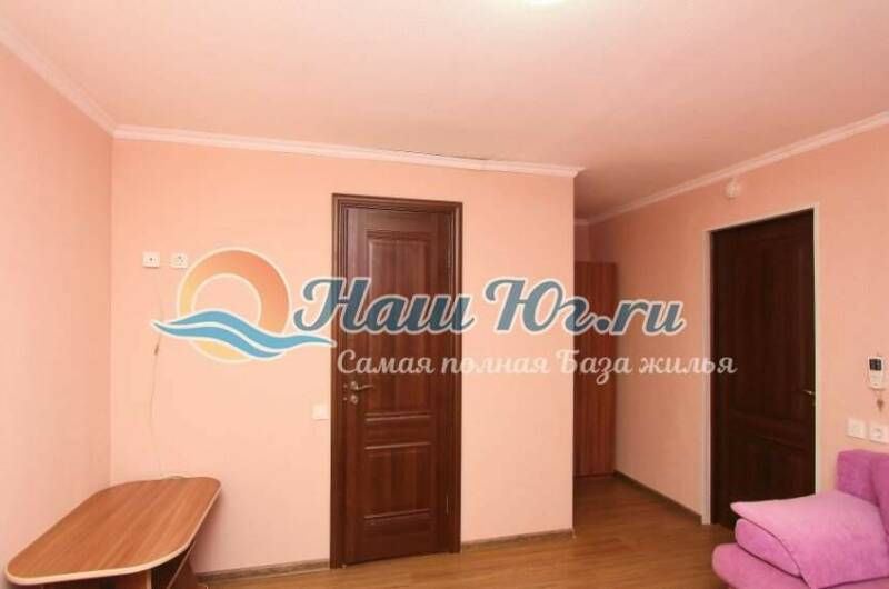 Трёхместный бюджетный с удобствами