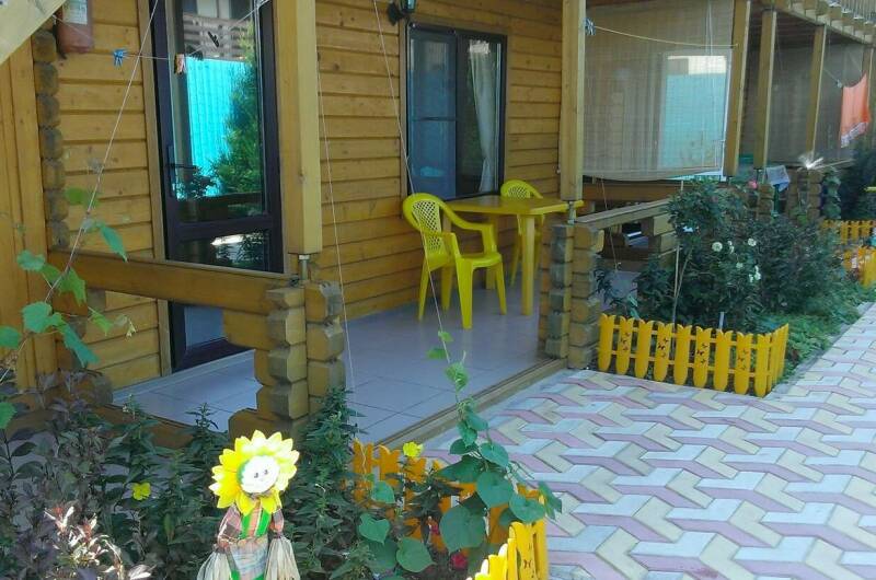 4-х местный в дерев доме с террасой и мини кухней