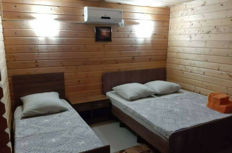 4-х местный в дерев доме с террасой и мини кухней