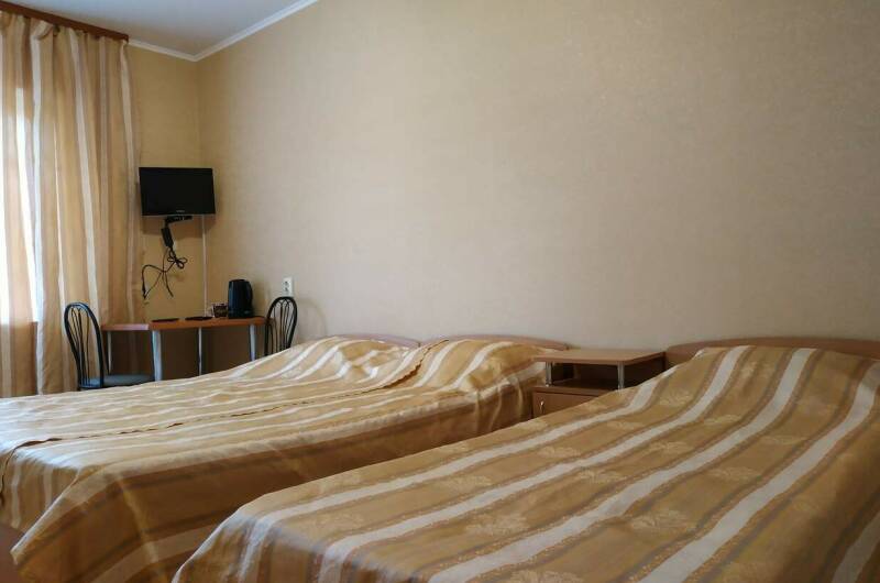 3х мест. Комфорт с вентилятором: хол-к, TV, чайник