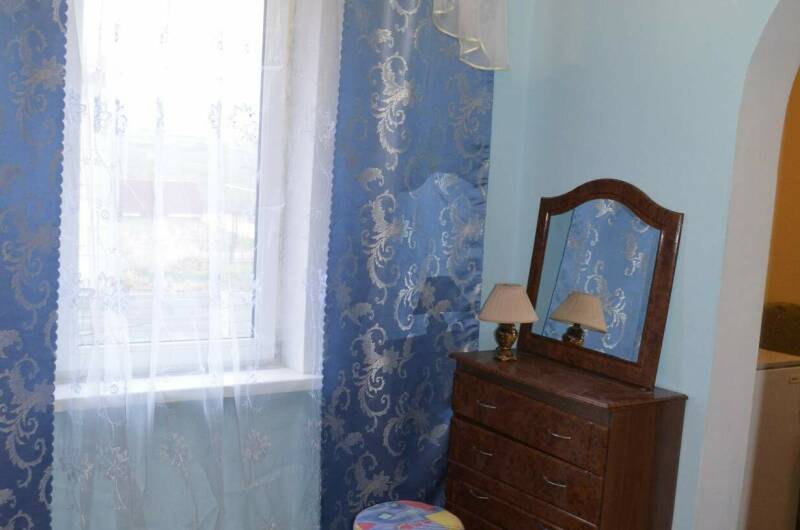 2 — комнатный через арку на 2 этаже «Голубой»