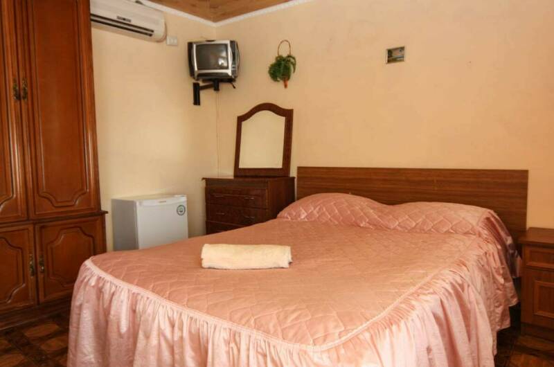 «Персиковый» 4-х мест. на 3 этаже