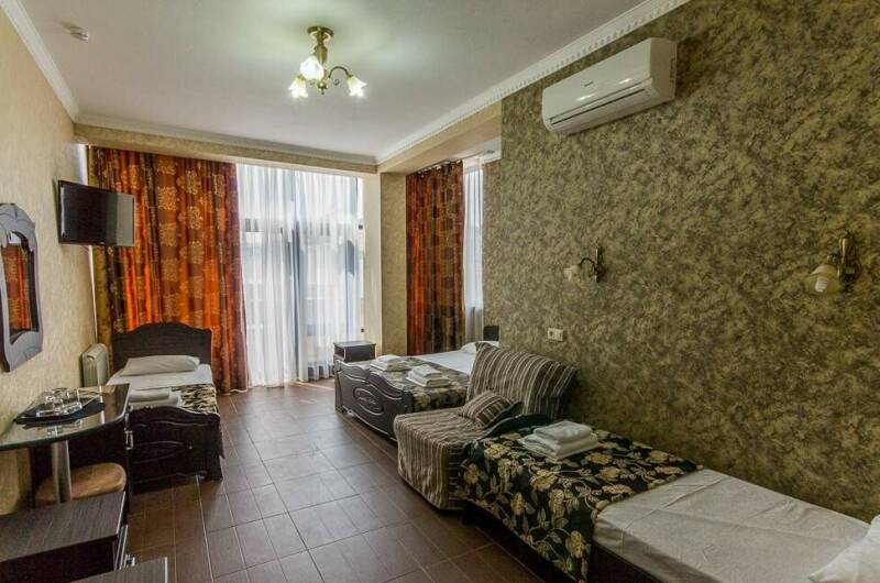 Люкс 5-местный с французским балконом, к. Палермо