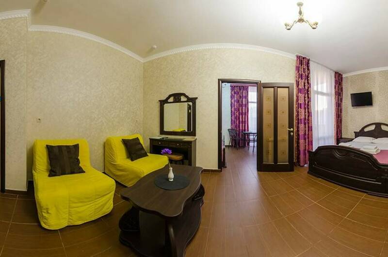 2-комнатный люкс 5-местный с балконом, к. Палермо