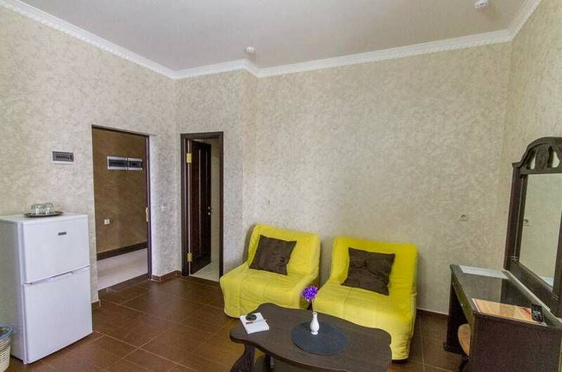 2-комнатный люкс 5-местный с балконом, к. Палермо