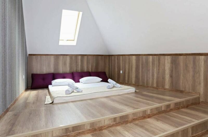 Двухуровневый номер с кухней