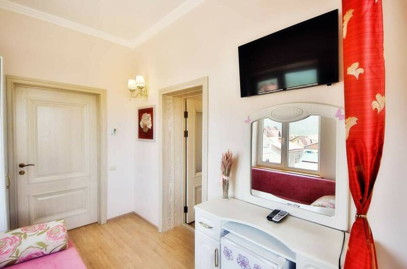 Двухкомнатный с балконом