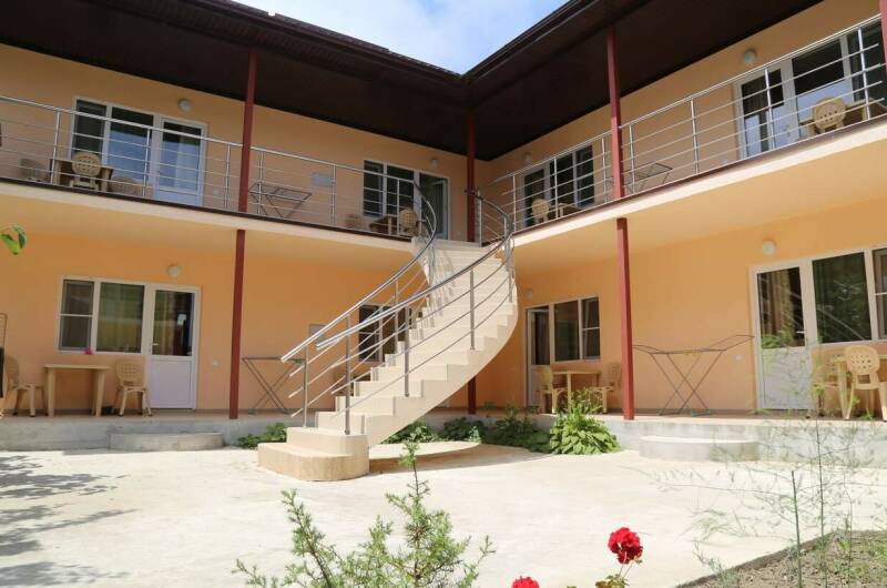 Двухкомнатный номер в коттедже (4−5 чел)