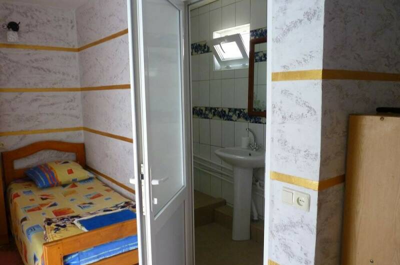 Однокомнатный 3-х местный стандарт 2-й этаж