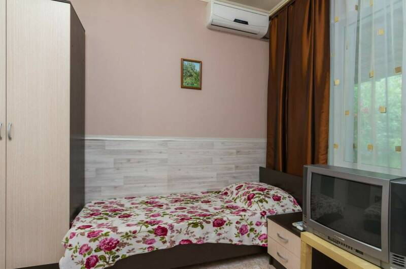 Трех местный комфорт на первом этаже