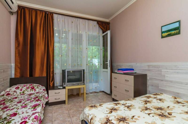 Трех местный комфорт на первом этаже