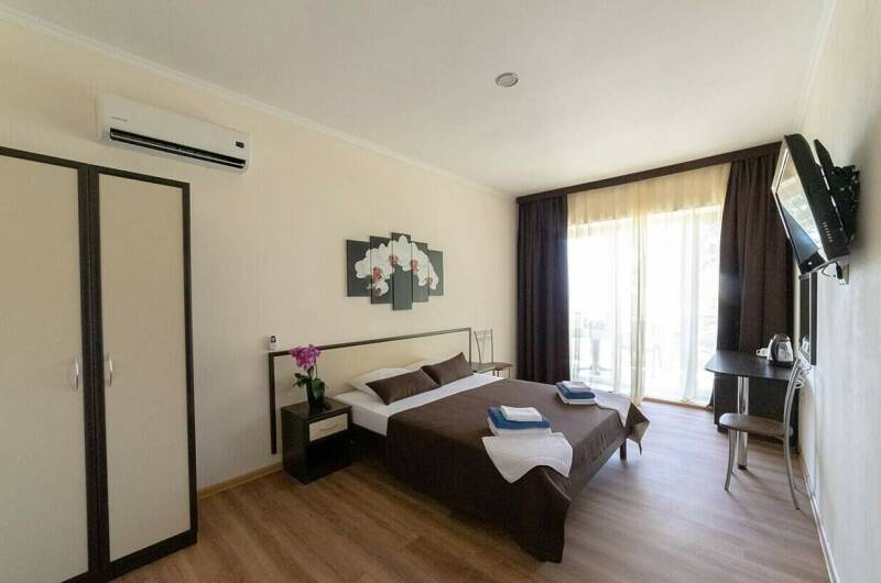 2-хкомнатный Комфорт с балконом и доп. местами-3*