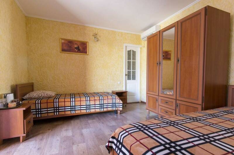 «Люкс» 3х местный, с кондиционером