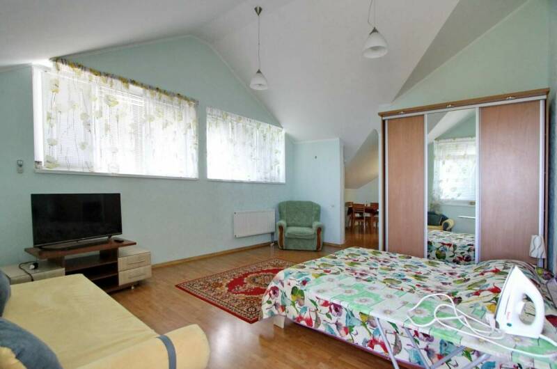 Зеленый номер-студия