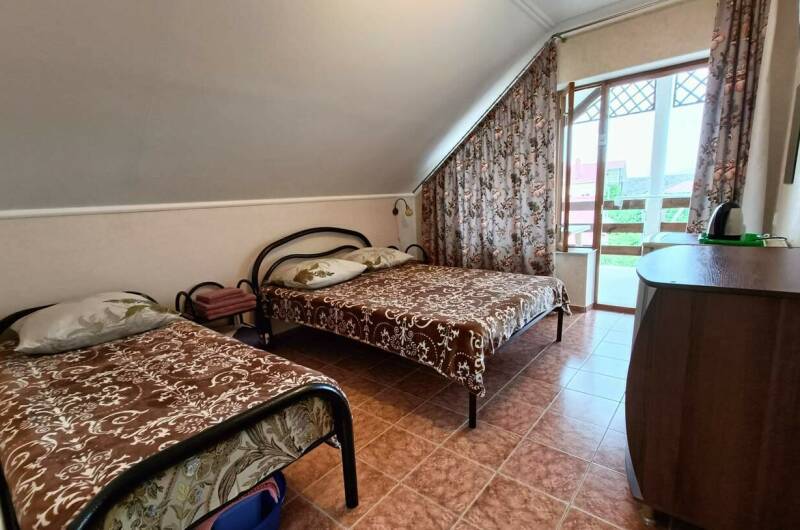 «Стандарт» 3-х местный с удобствами