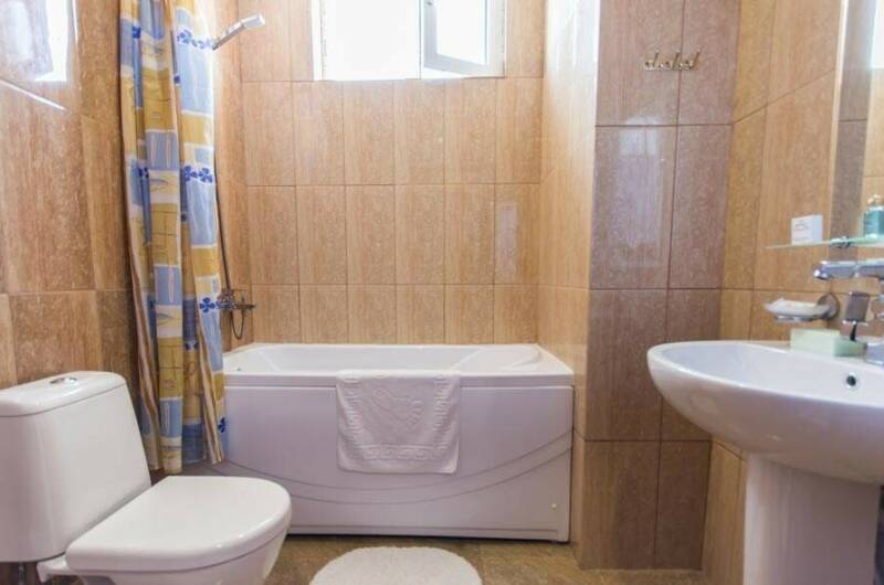 Двухкомнатный двухместный номер с доп. местами-3*