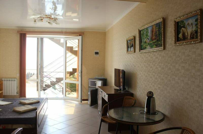 5-ти местный (2-х комнатный) номер с видом на море