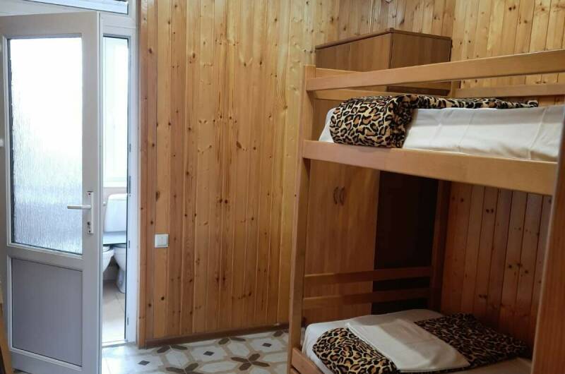 Четырехместный смежный номер