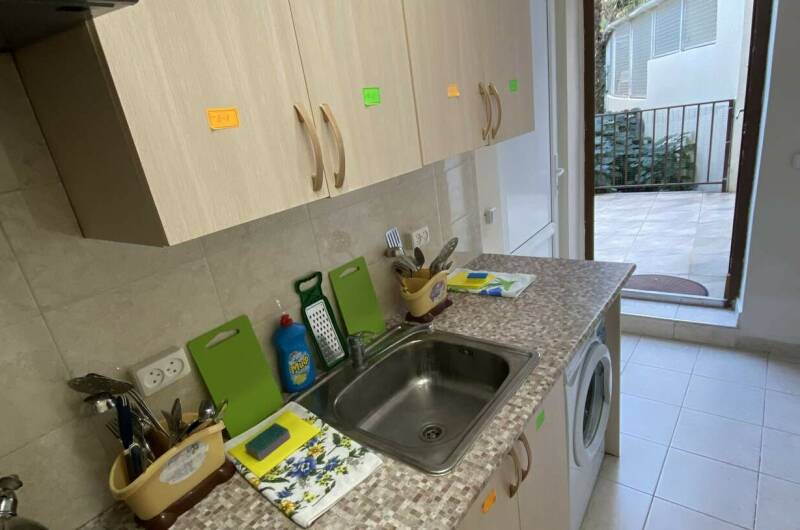 2-х местный номер (1 этаж) общая кухня на 2 номера