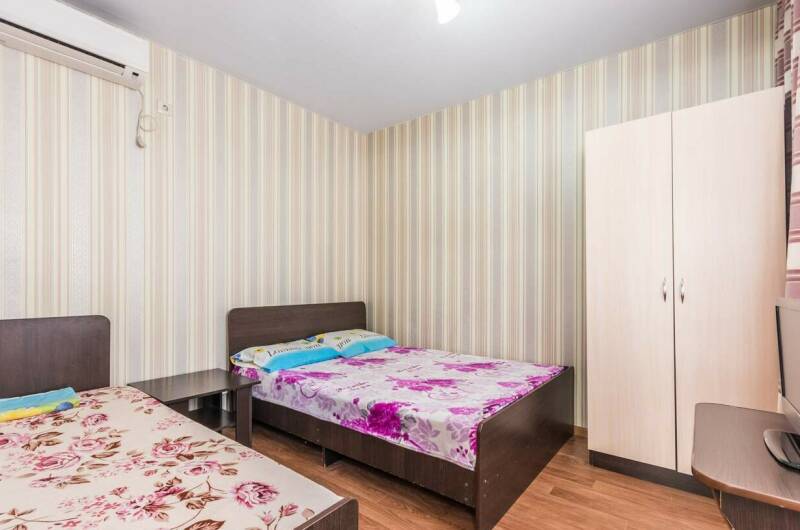 Трехместный номер с удобствами на этаже на 2номера