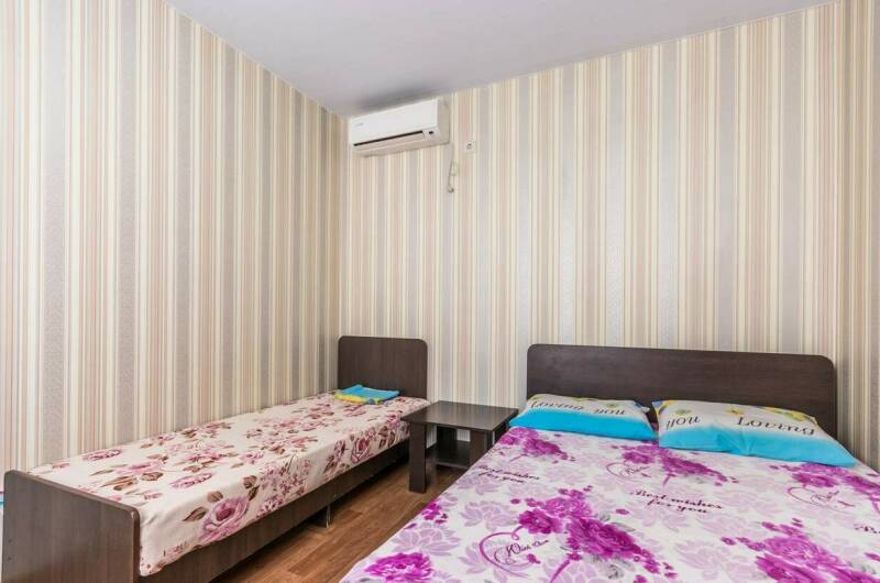 Трехместный номер с удобствами на этаже на 2номера