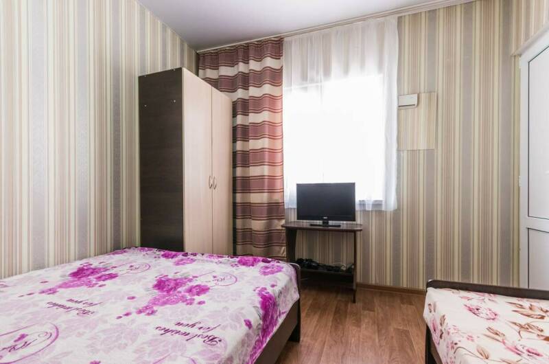 Трехместный номер с удобствами на этаже на 2номера