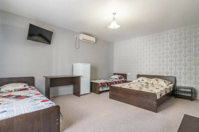 Четырехместный номер Стандарт с балконом на 2ном