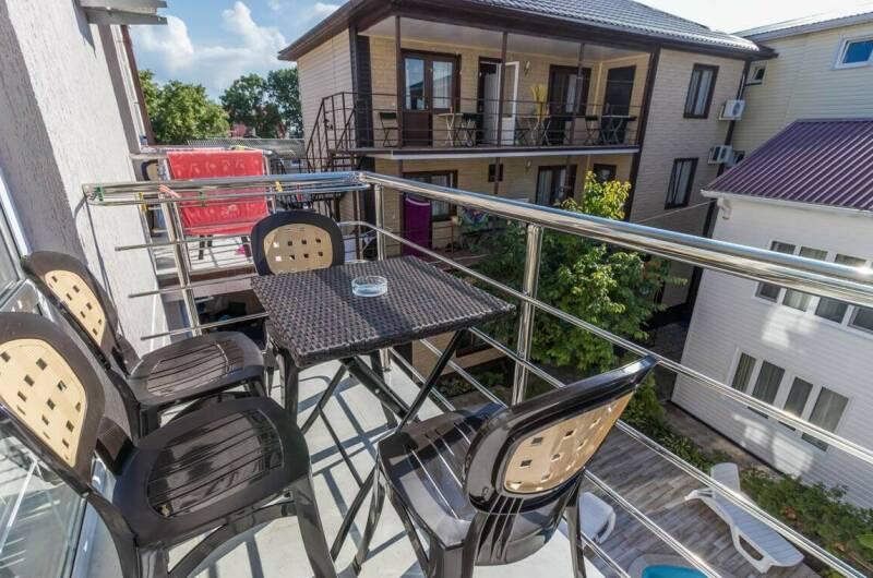 Четырехместный номер Стандарт с индивид. балконом