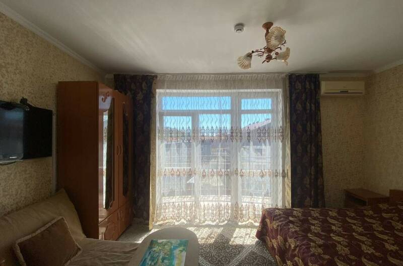 3−4-х местный номер с балконом (1, 3, 4, 5 этаж)