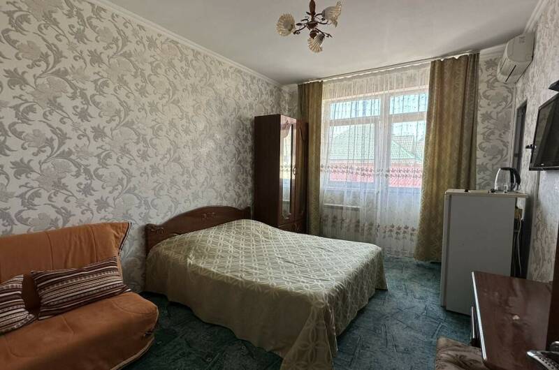 3−4-х местный номер с балконом (1, 3, 4, 5 этаж)