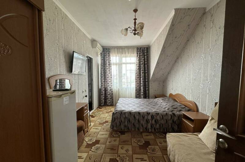 3−4-х местный номер с балконом (1, 3, 4, 5 этаж)