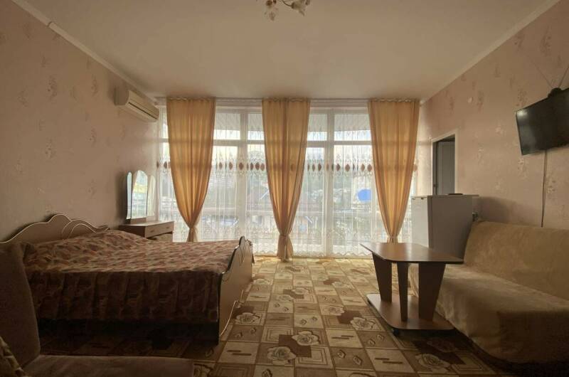 Семейный номер с балконом (1, 3−4−5 этаж)