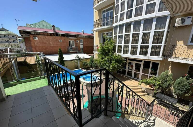 Отдельный 3х-комнатный коттедж с кухней