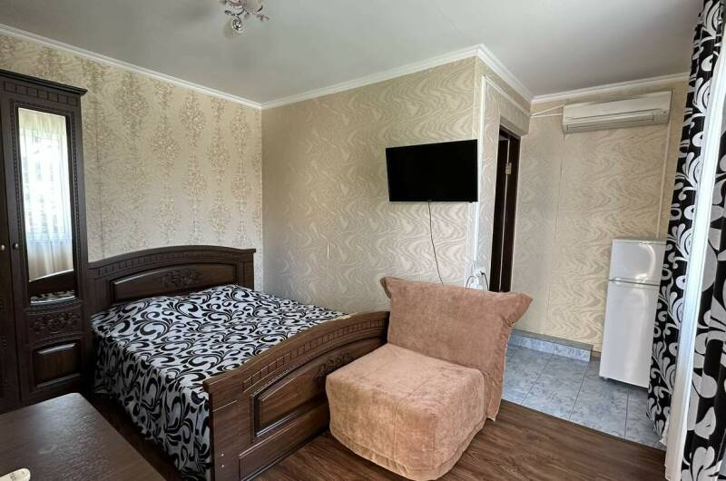 Отдельный 3х-комнатный коттедж с кухней