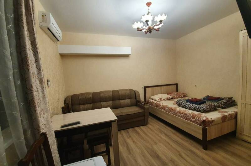 Студия с кухней и балконом