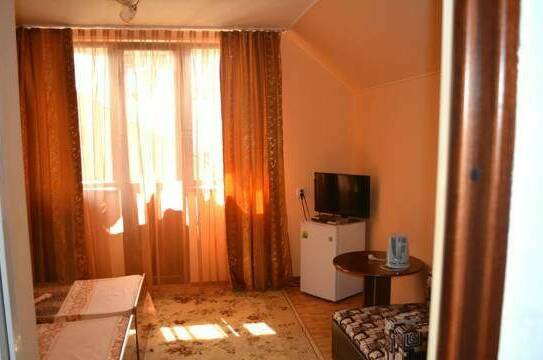 № 10 Трехместный номер со всеми удобствами 3-эт