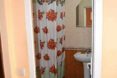 № 10 Трехместный номер со всеми удобствами 3-эт