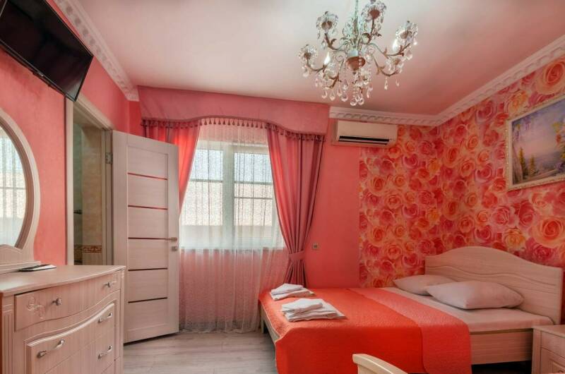 3-х местный номер стандарт с удобствами «Роза»