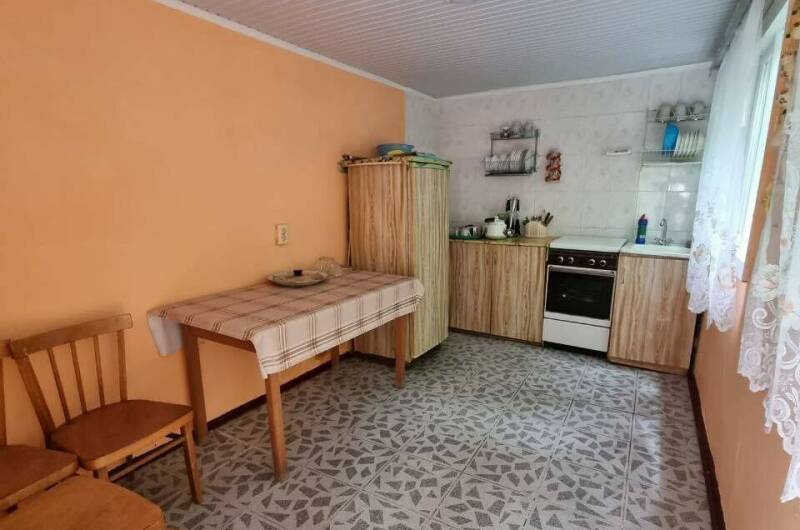 Коттедж 2-х комнатный с кухней и двором