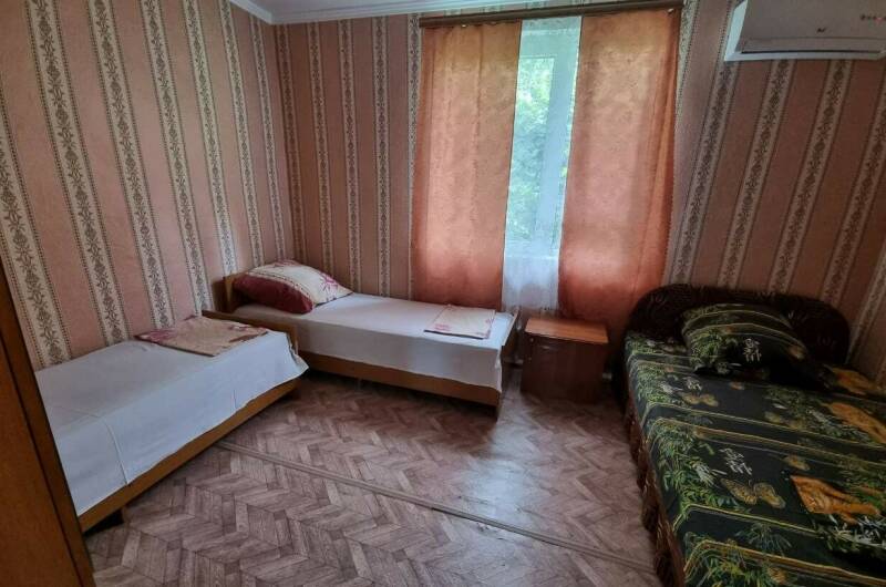 Коттедж 2-х комнатный с кухней и двором