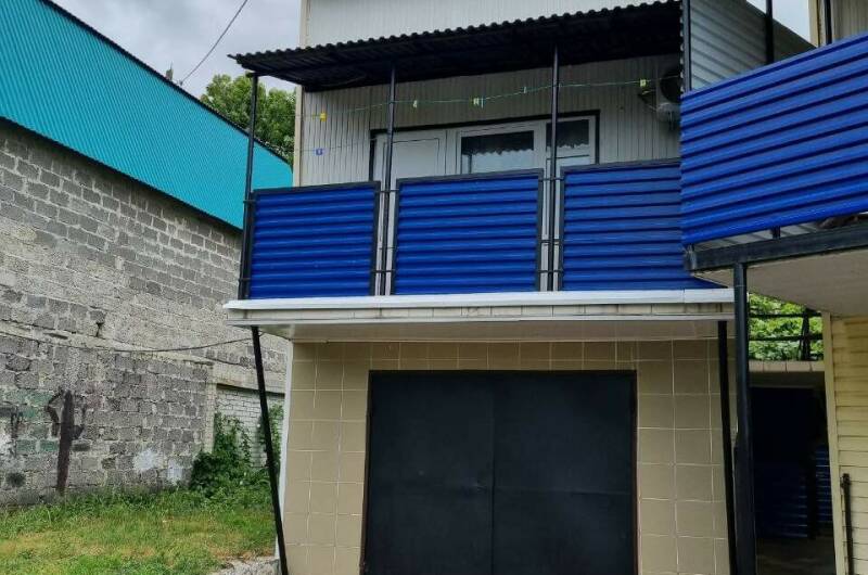 Коттедж 2-х комнатный с кухней и двором