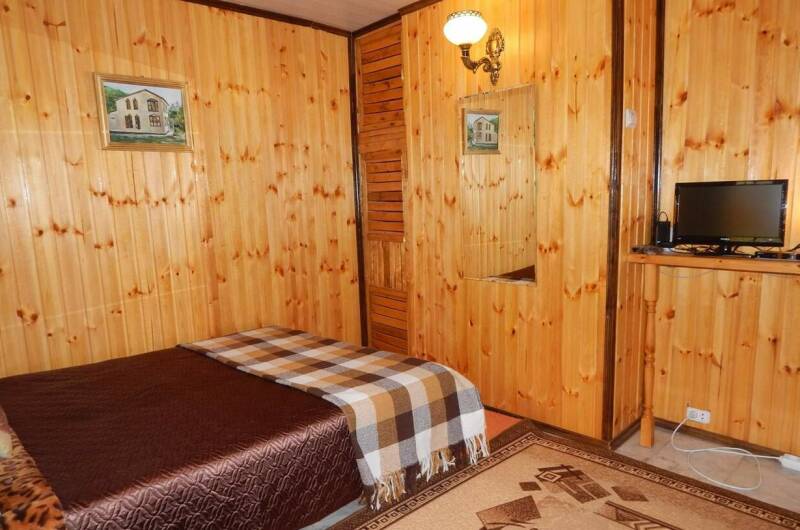 Трехместный