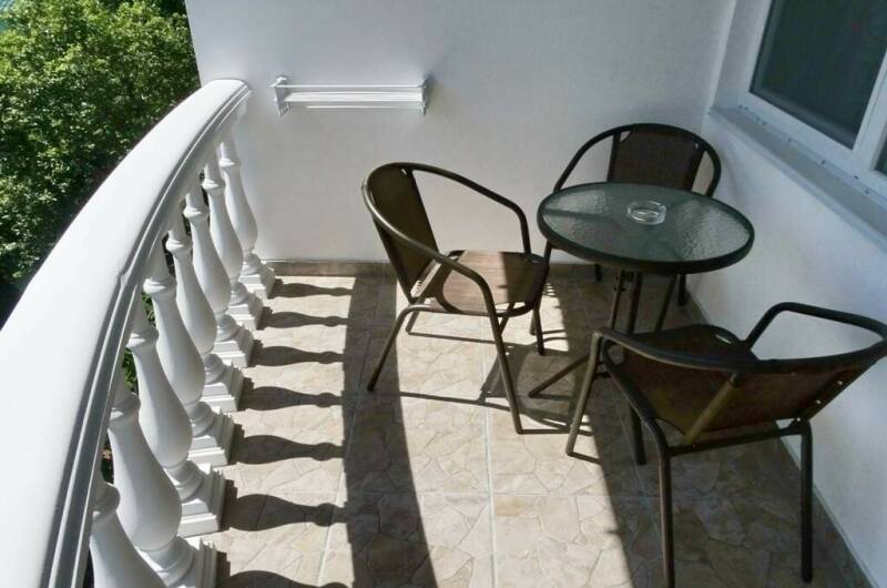 Трехместный номер с балконом