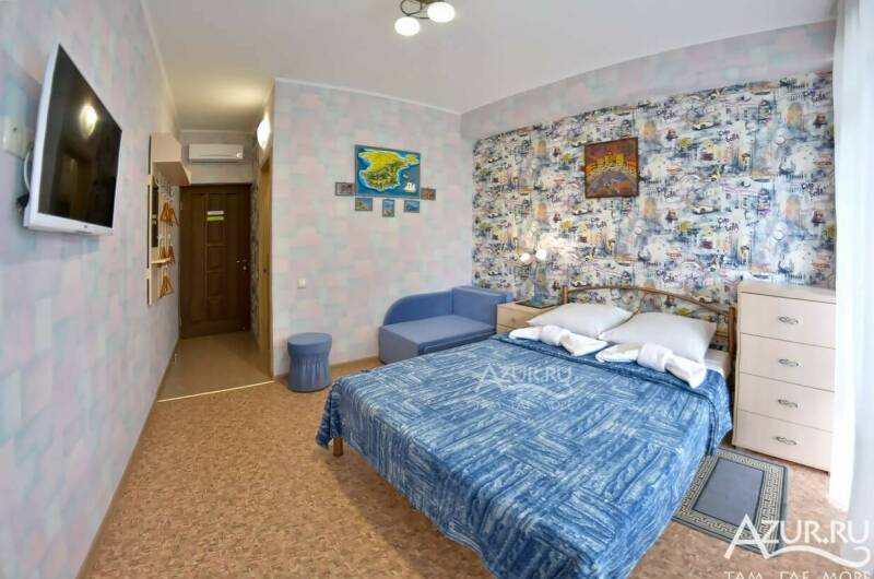 Трехместный номер с балконом