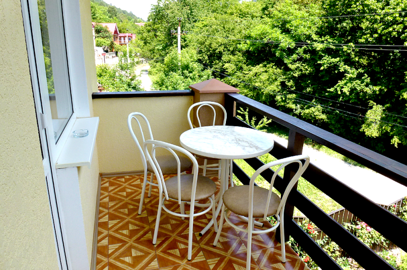 Четырехместный номер с балконом