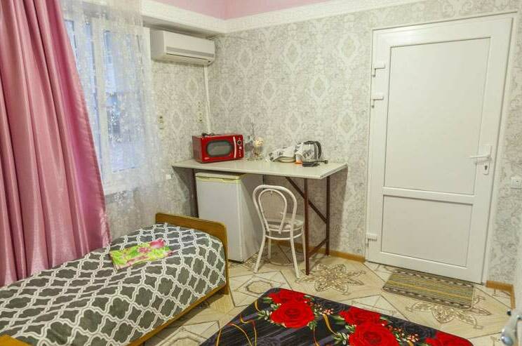 Двухкомнатный с мини-кухней